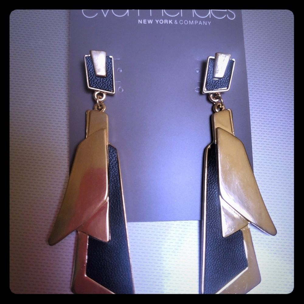 Eva Mendes earings leather and gold